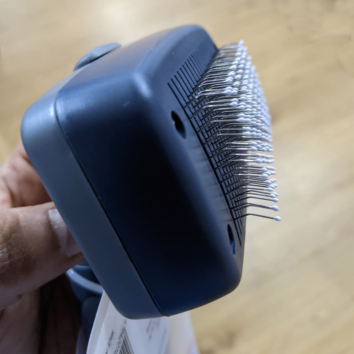GiGwi Self Cleaning Slicker Brush for Dogs and Cats