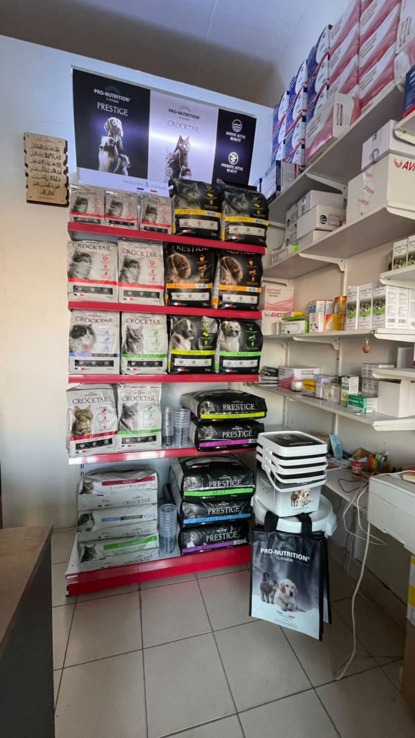 Pro-Nutrition Single Shelf Display with Lightbox Header